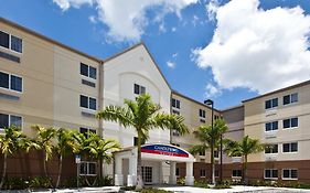 Candlewood Suites Fort Myers-Sanibel Gateway