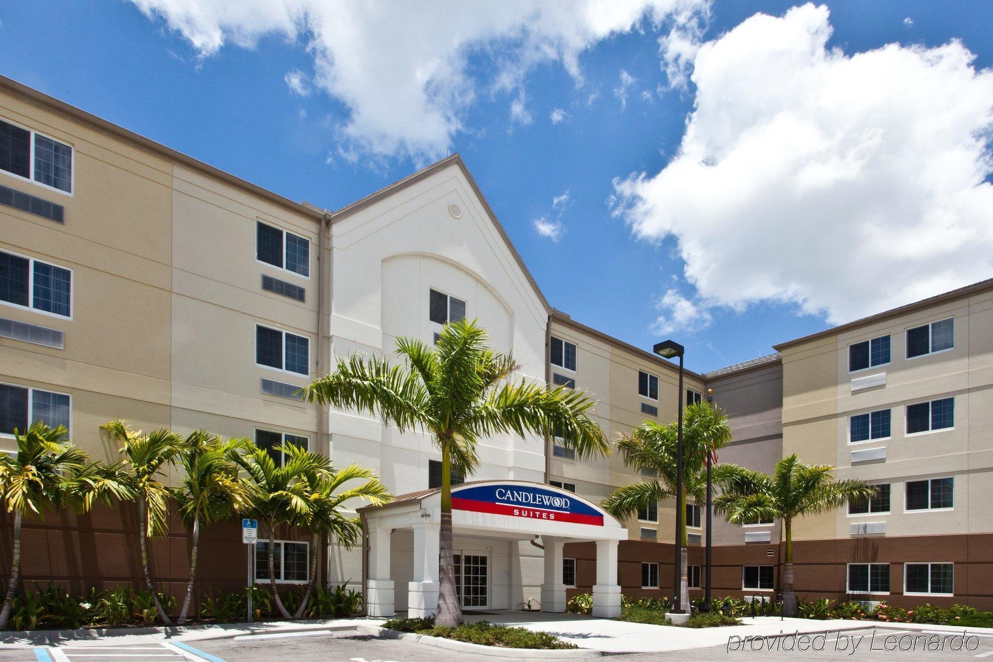 Candlewood Suites Fort Myers/Sanibel Gateway, An Ihg Hotel Exterior photo