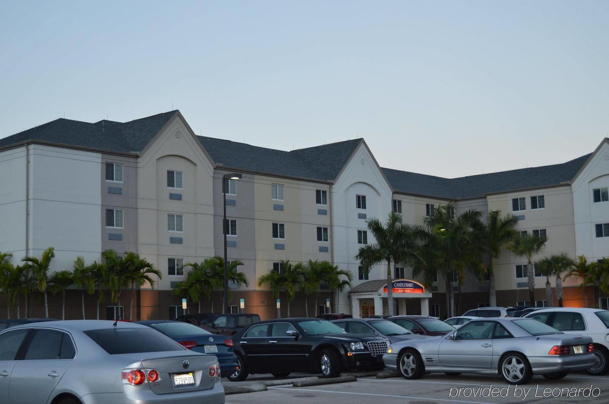 Candlewood Suites Fort Myers/Sanibel Gateway, An Ihg Hotel Exterior photo